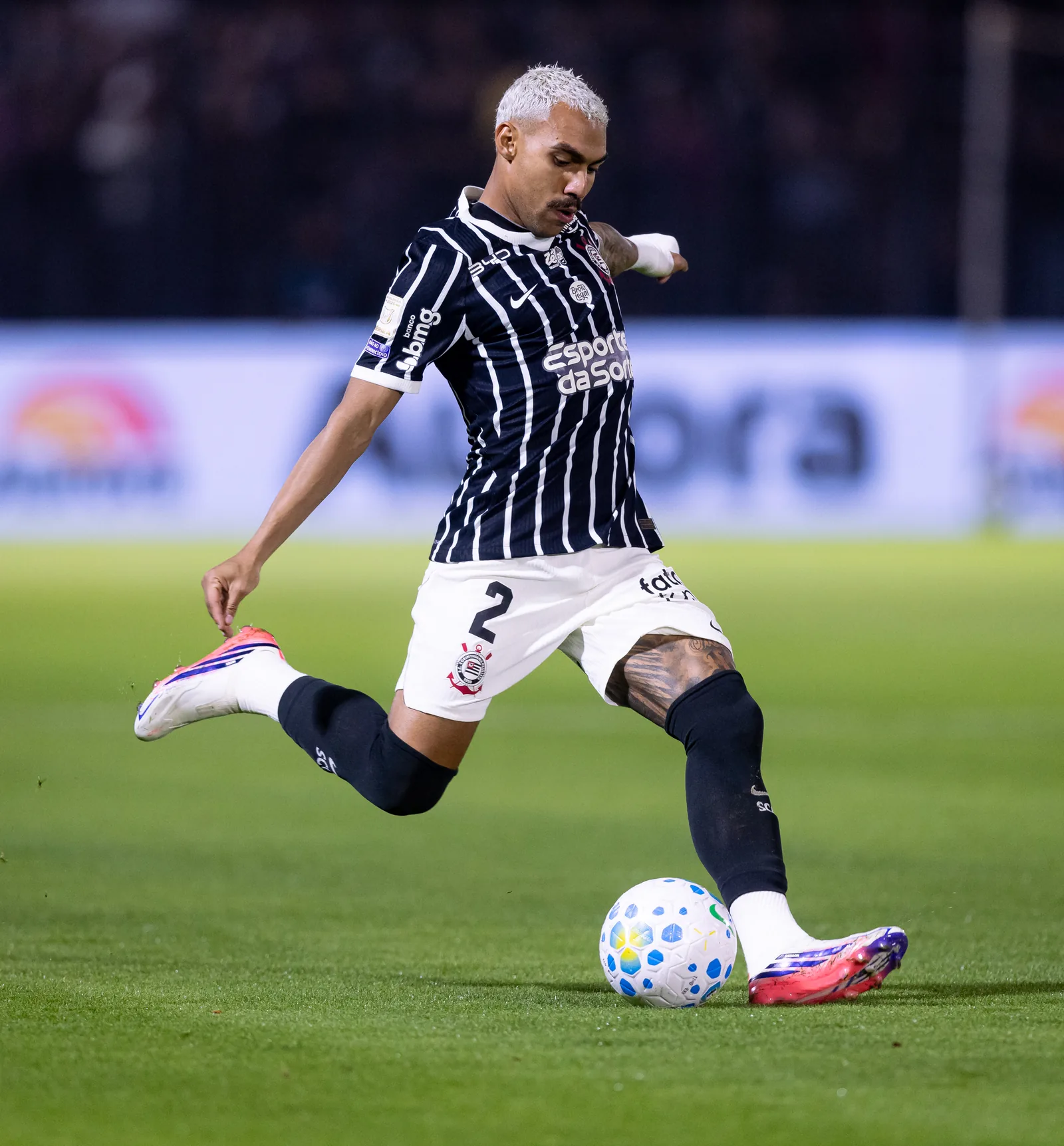 Corinthians quita salários de julho, mas outras dívidas com o elenco permanecem